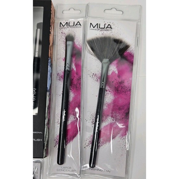 Lot of 8 Mua Professional Makeup Brushes New Concealer, Highlighter, Shadow, Fan - Picture 4 of 5